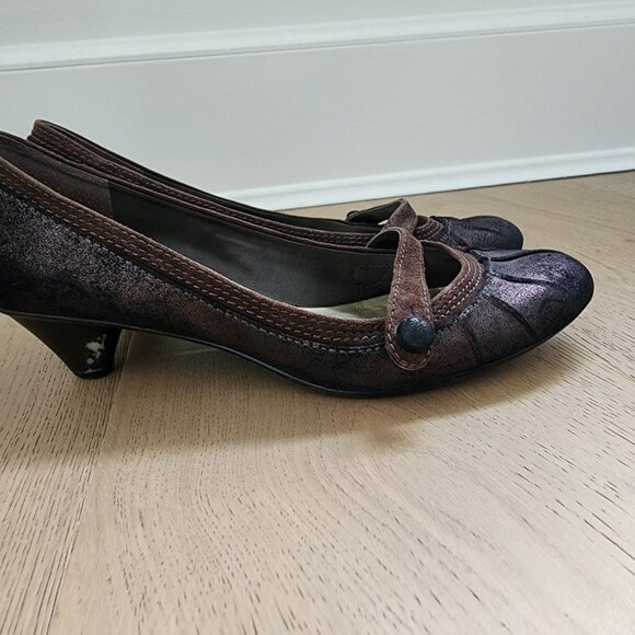 Nine West size 7 rounded toe kitten heels - Picture 3 of 11